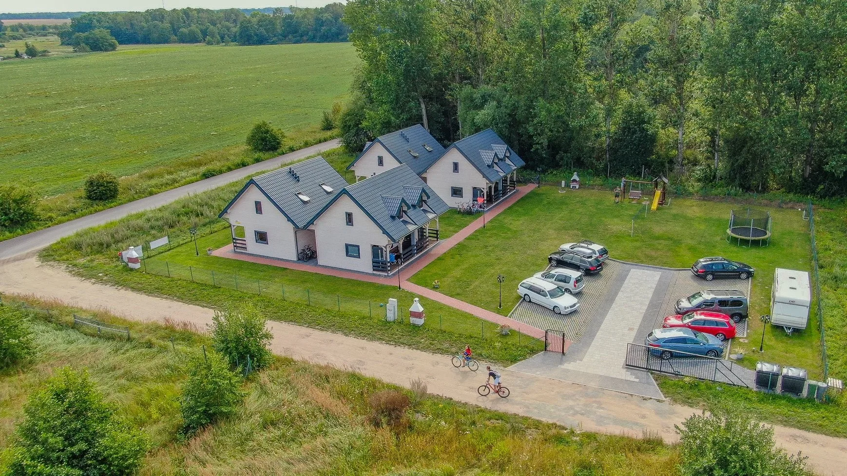 Przystań pod topolami - widok na ośrodek